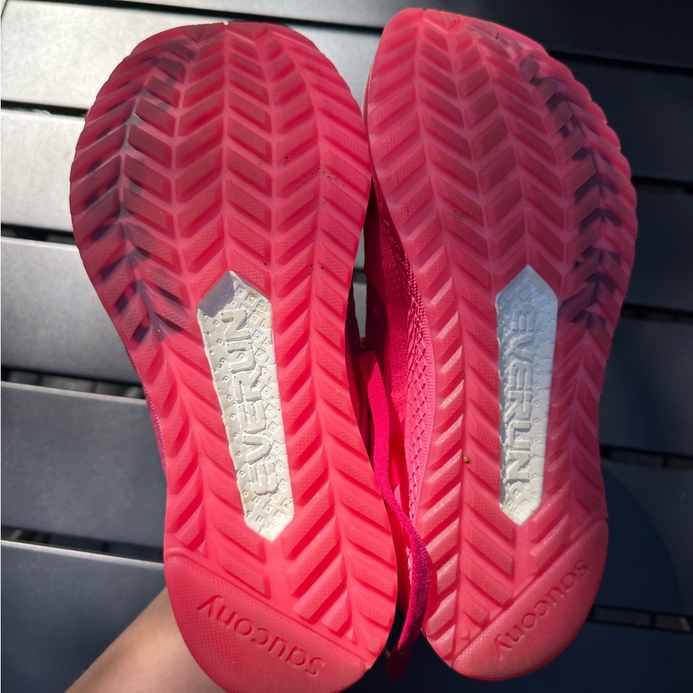 Saucony Freedom ISO Everun Women's Vibrant Pink Running Shoes, Size 8.5 - Picture 7 of 9